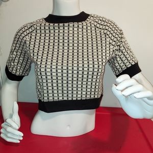 N without tag Black and white crop top